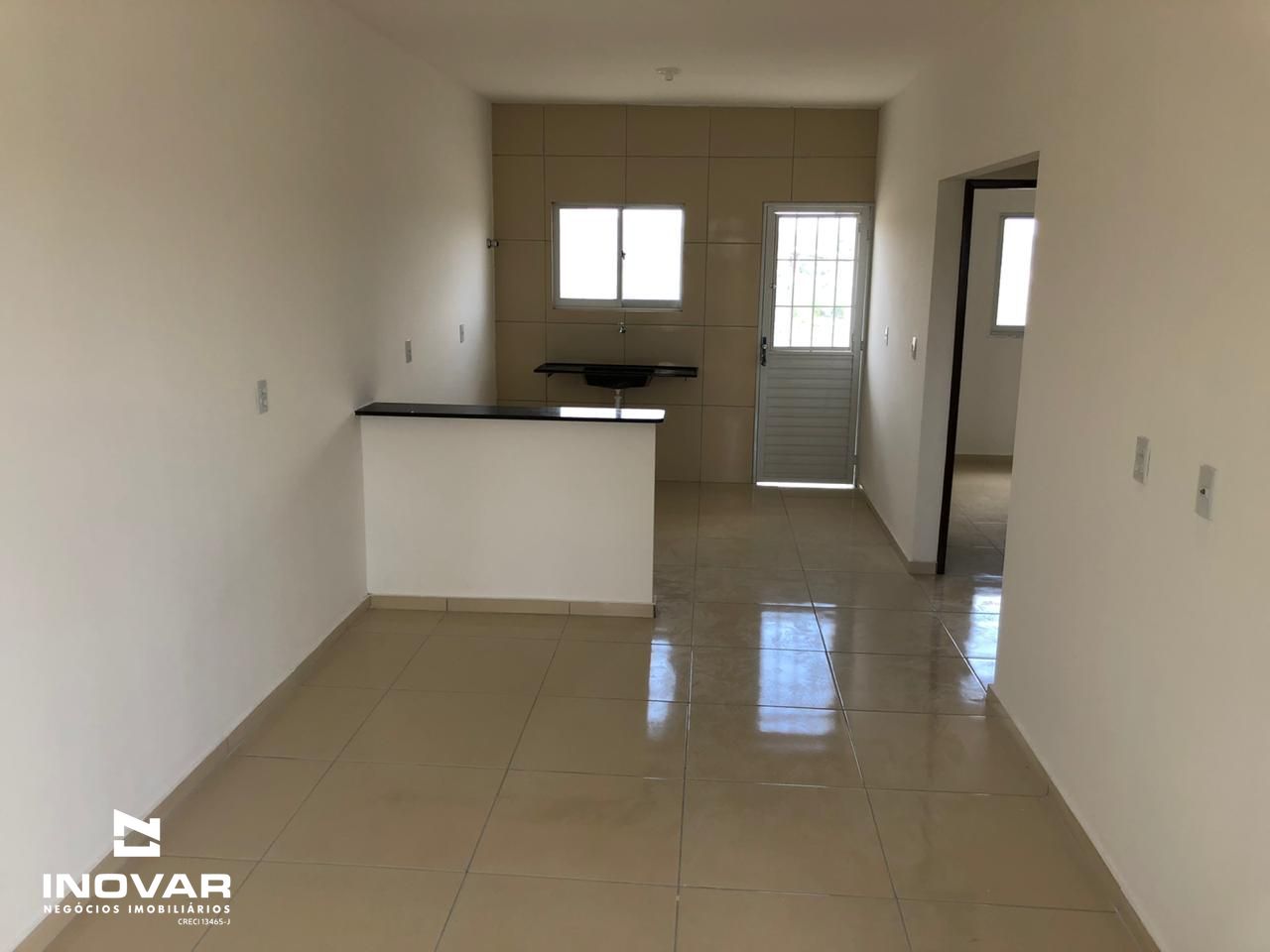 Casa à venda com 3 quartos, 67m² - Foto 2