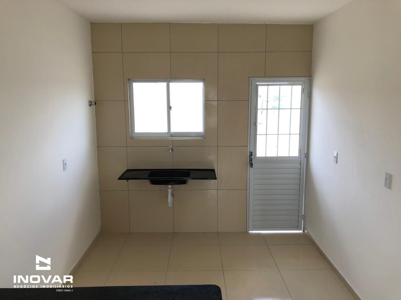 Casa à venda com 3 quartos, 67m² - Foto 4