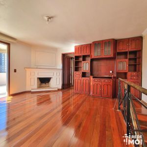 Sala de cima com lareira