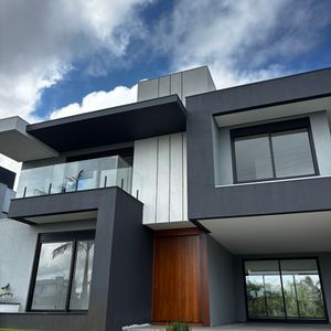 Casa sem mobilia, 324m² e 4 suítes no condomínio Reserva das Aguás