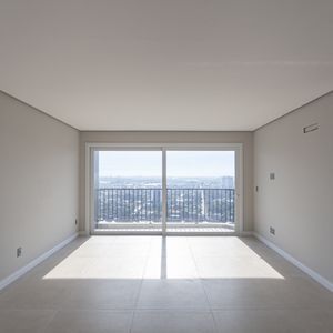 Apartamento de 91m² com Vista Mar e Rio no Ed. Toronto em Torres