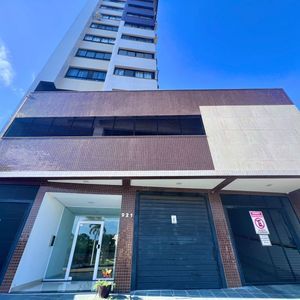 Apartamento Semi Mobiliado 2 Dormitórios no Towers Trade Center - Centro Torres