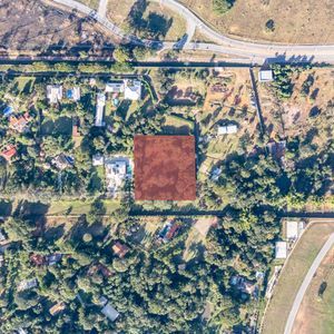 Terreno à venda no Condomínio Alta Vista I com 2.809 m², em Senador Canedo, GO