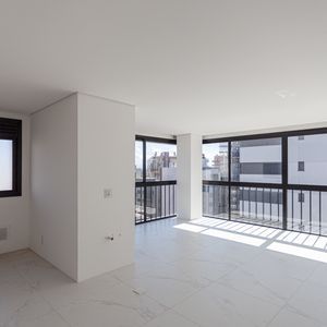 Apartamento 2 Dormitórios no London - 400m do Mar em Torres