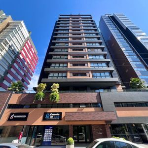 Cobertura com 203m² de 2 andares, com 3 suítes, área de serviço e sacada aberta