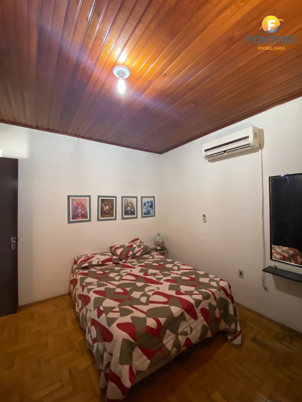 Casa à venda com 4 quartos, 210m² - Foto 23