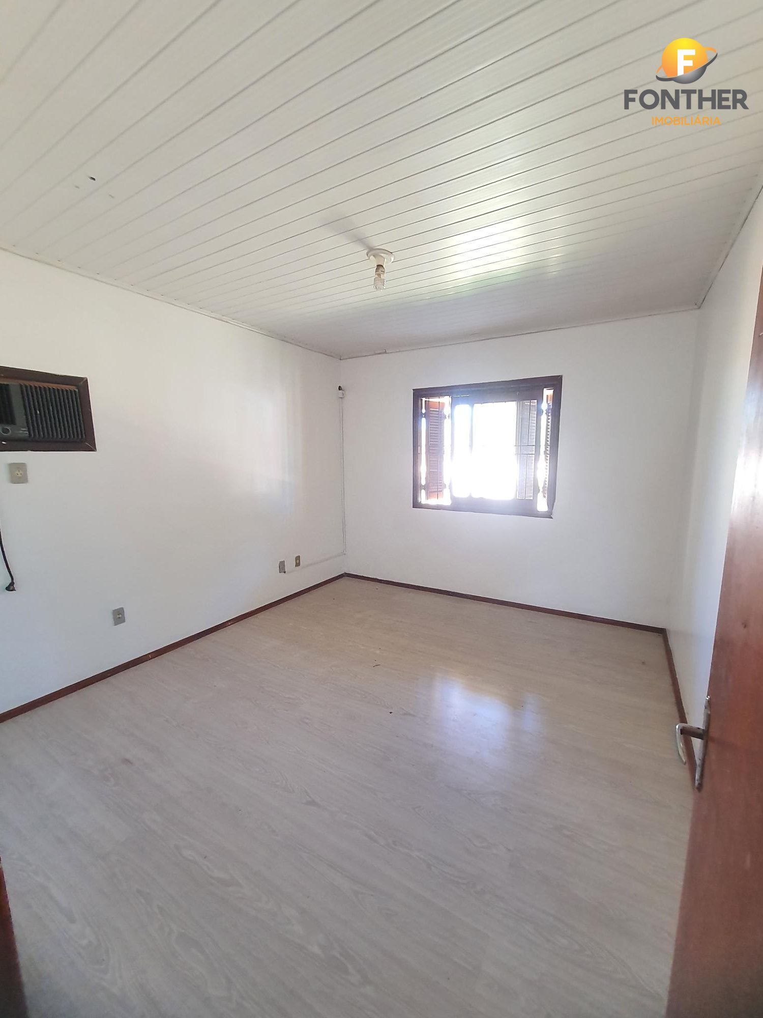 Casa à venda com 3 quartos, 90m² - Foto 12