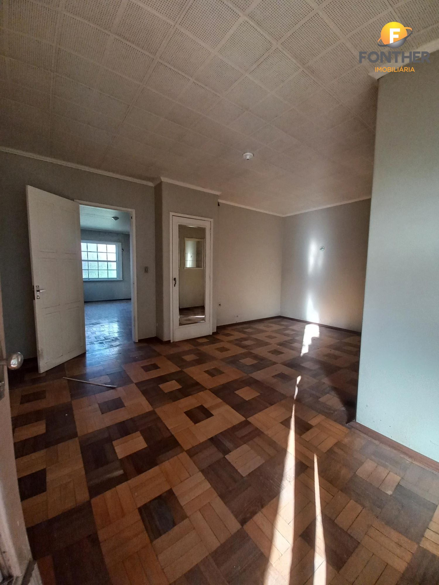 Casa à venda com 3 quartos, 295m² - Foto 3