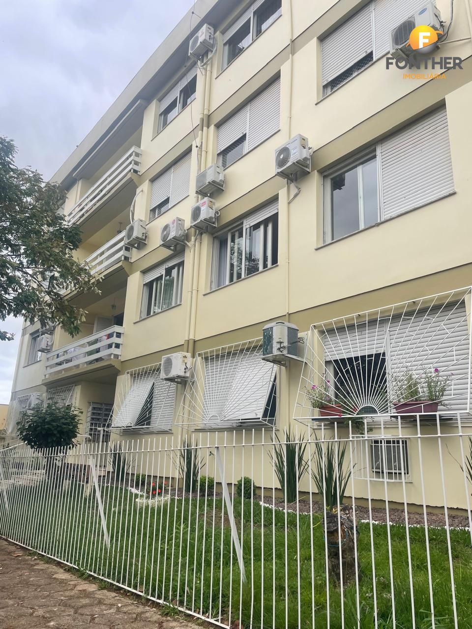 Apartamento à venda com 3 quartos, 121m² - Foto 2