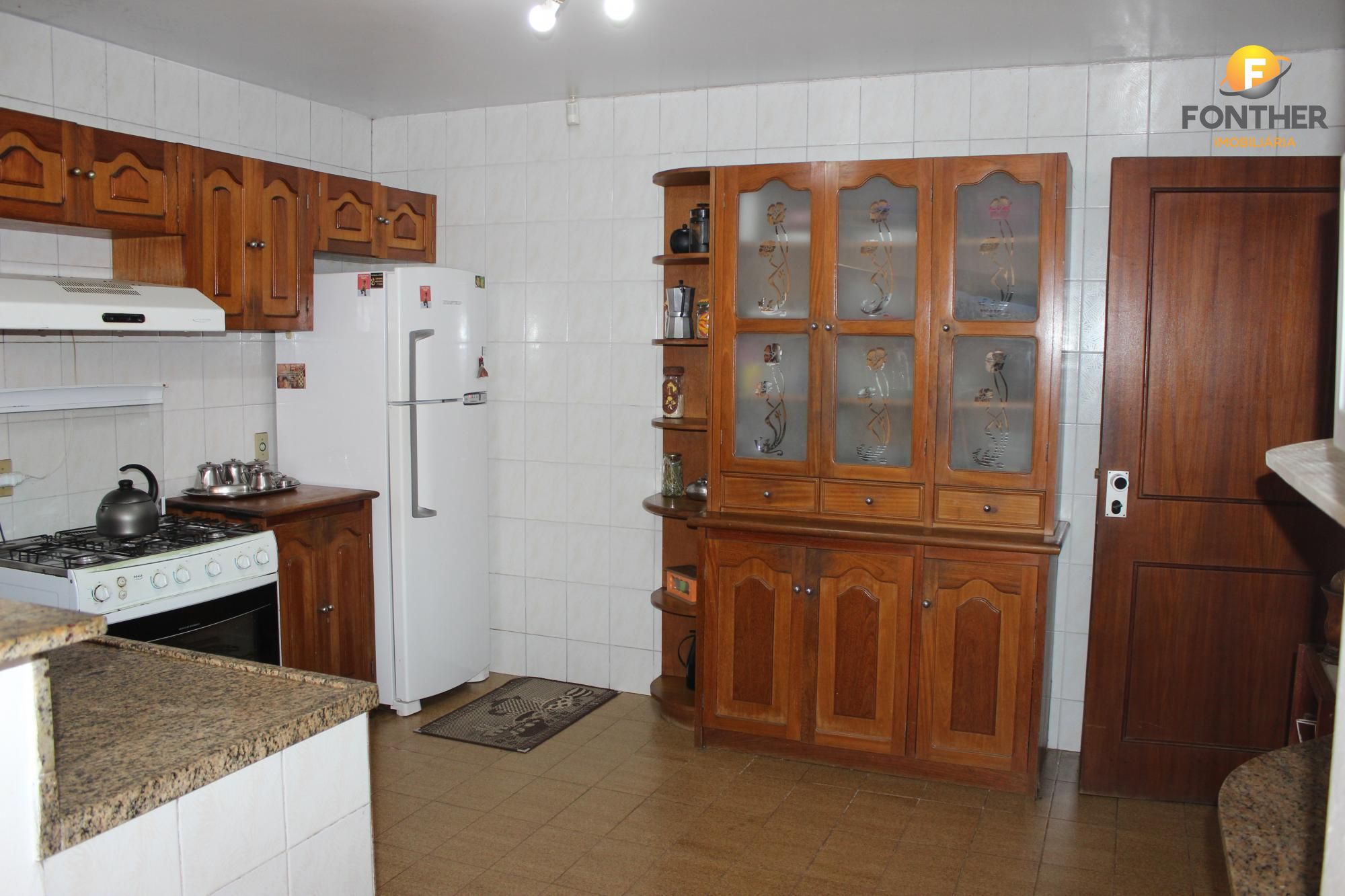 Casa à venda com 4 quartos, 353m² - Foto 18