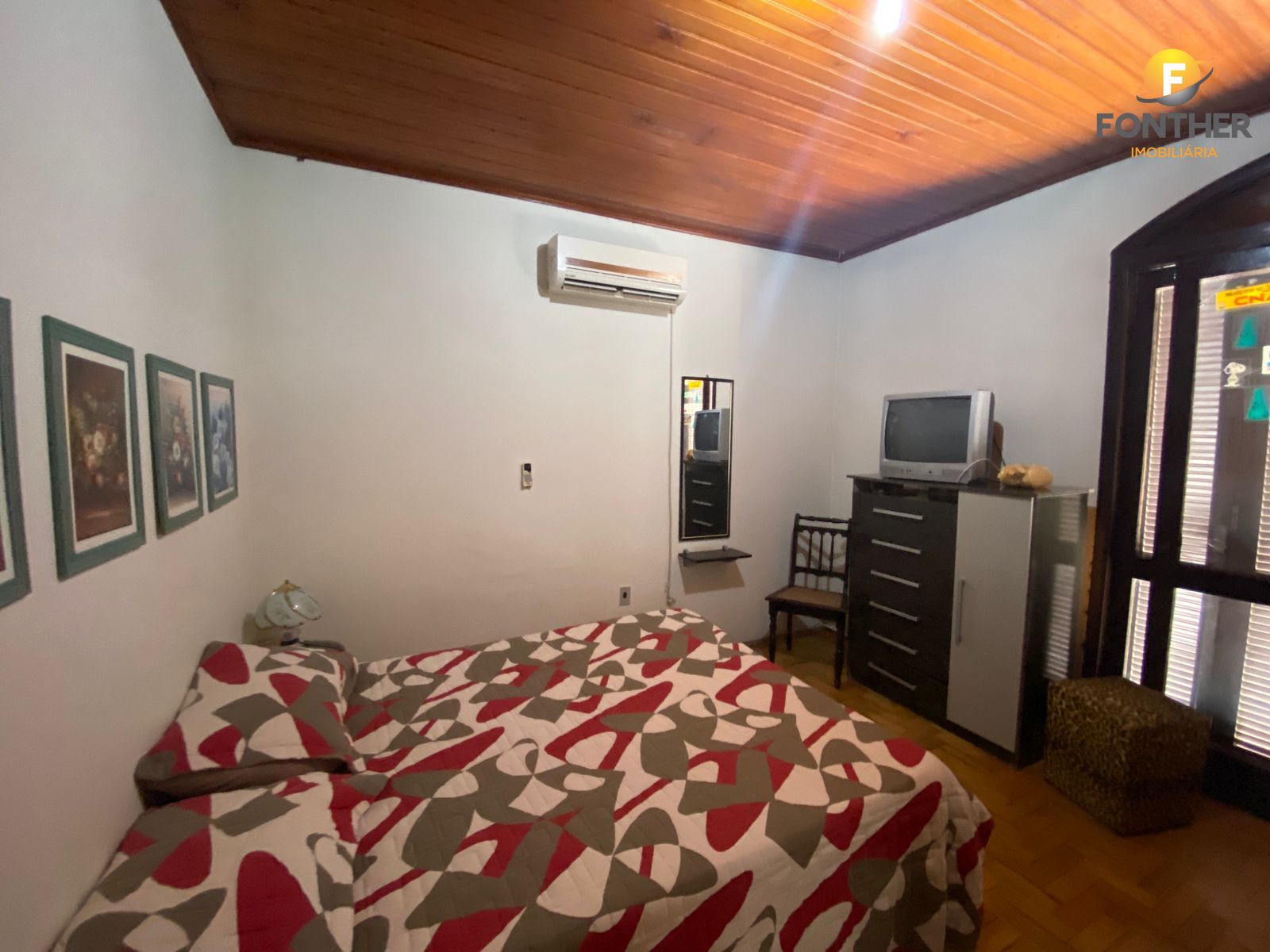 Casa à venda com 4 quartos, 210m² - Foto 22