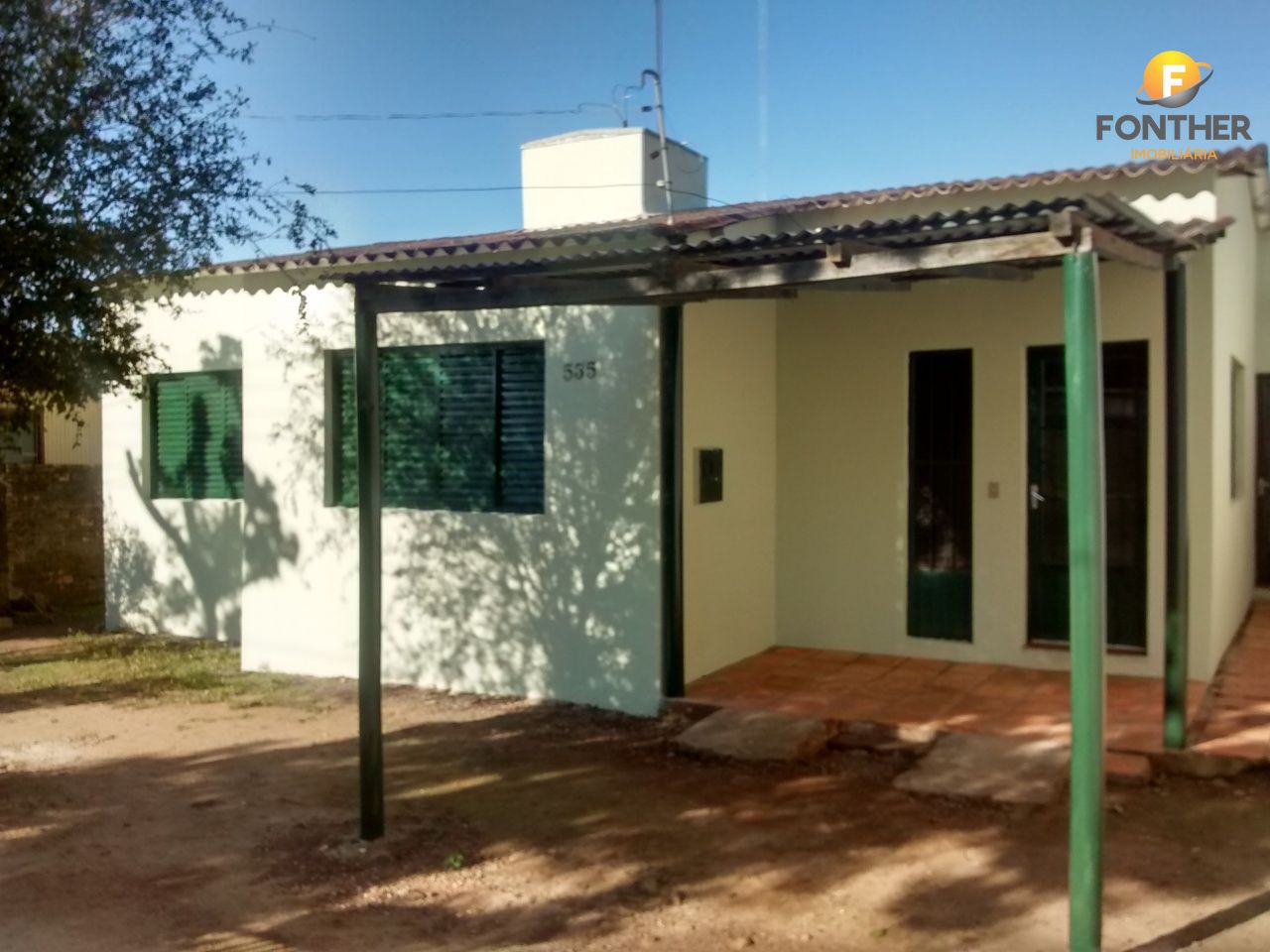 Casa à venda com 3 quartos, 100m² - Foto 1