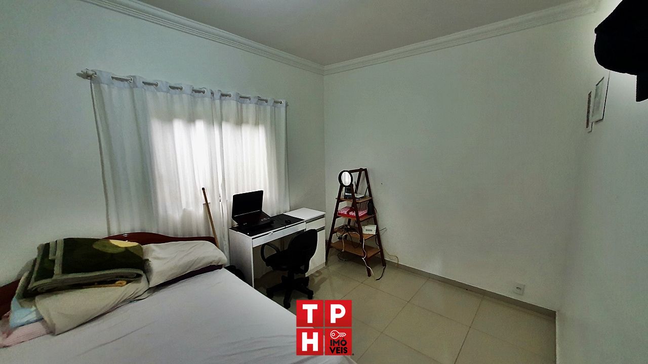 Casa à venda com 4 quartos, 215m² - Foto 14