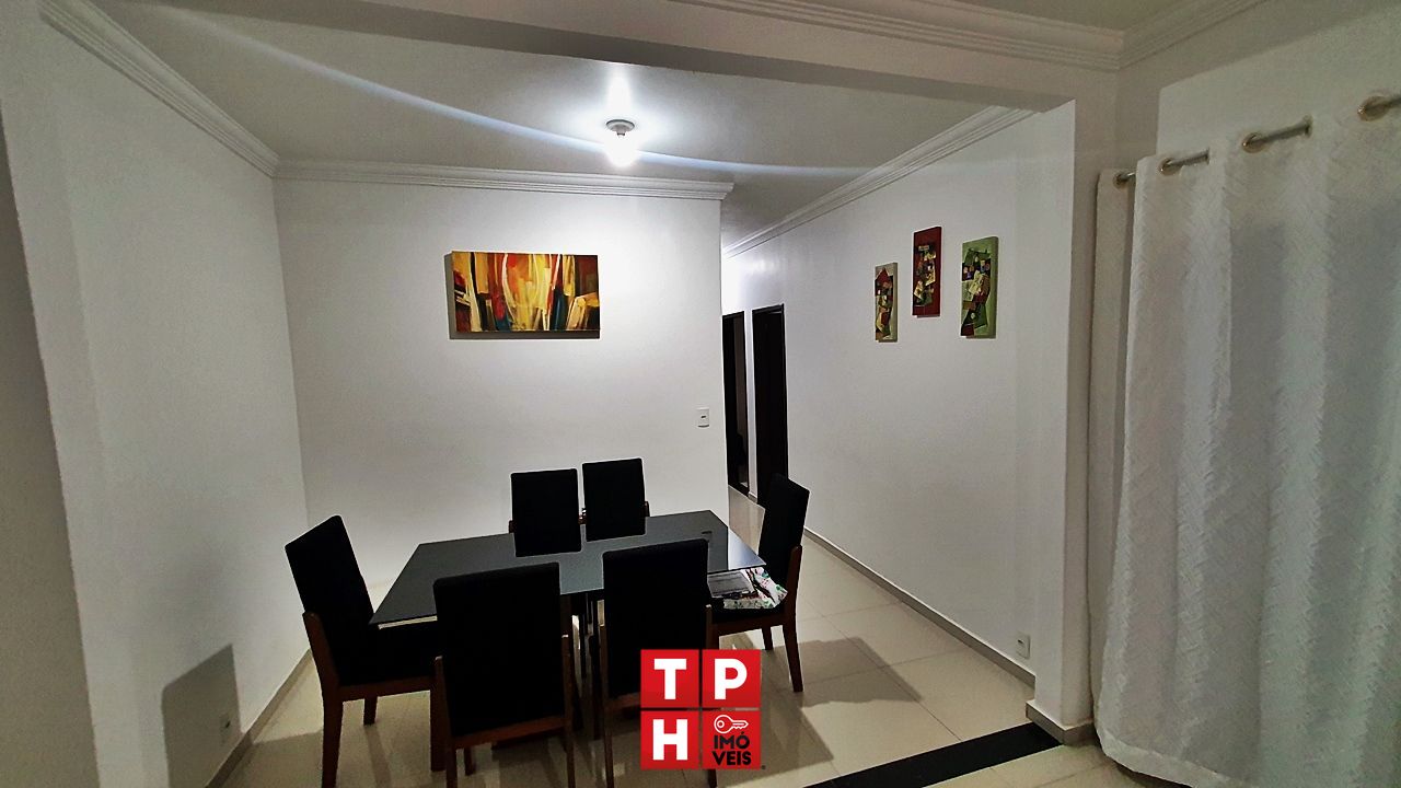 Casa à venda com 4 quartos, 215m² - Foto 3