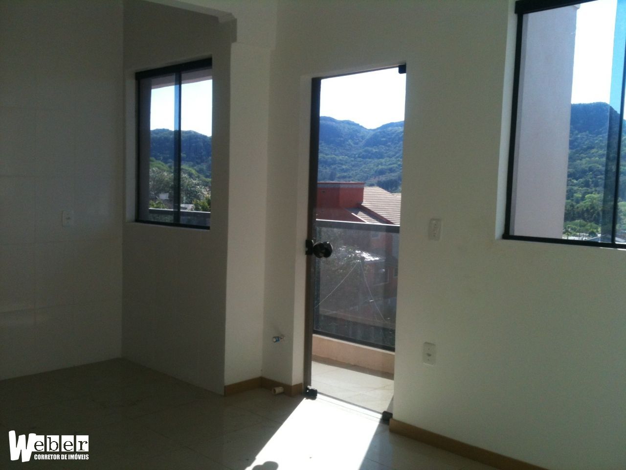 Apartamento à venda com 3 quartos, 78m² - Foto 2