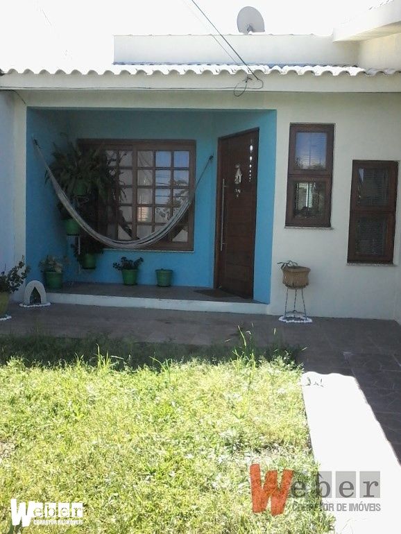 Casa à venda com 2 quartos, 72m² - Foto 1