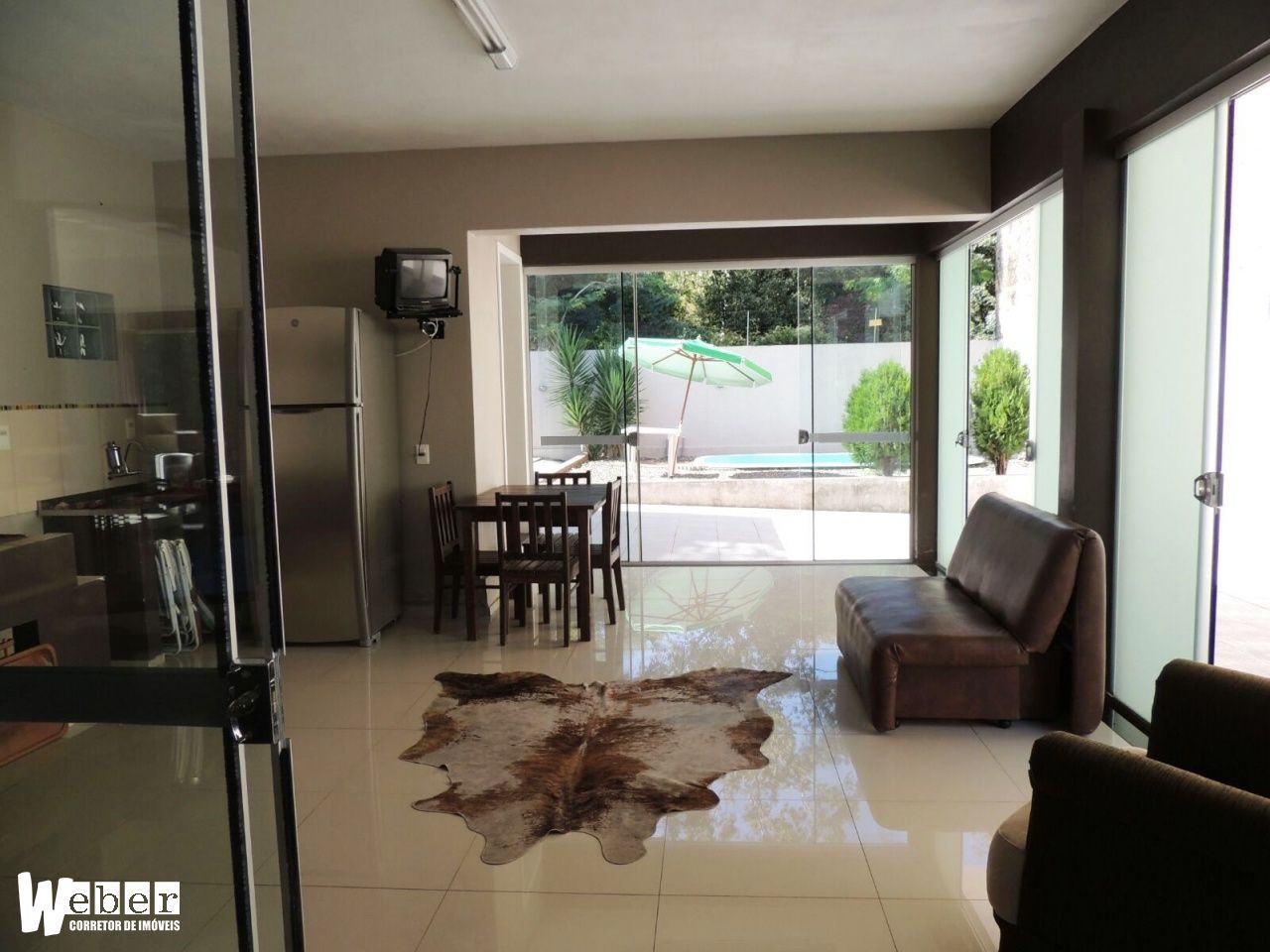 Casa à venda com 3 quartos, 240m² - Foto 4