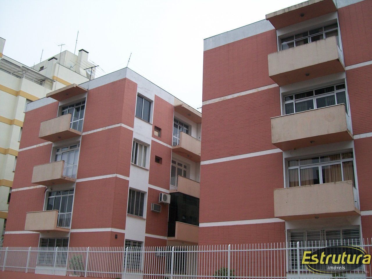 Apartamento com 2 Dormitórios à venda, 72 m² por R$ 259.000,00