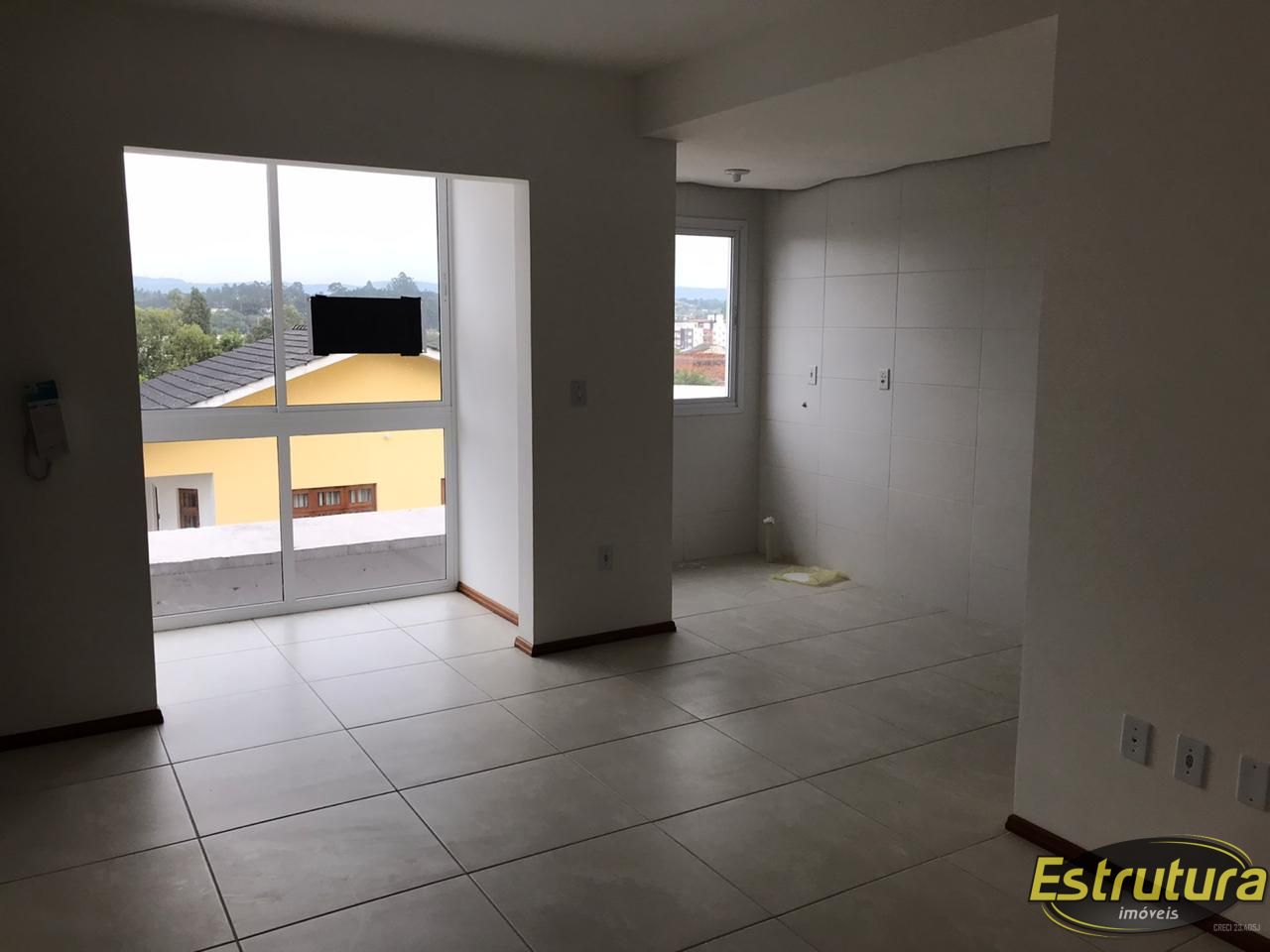 Apartamento com 2 Dormitórios à venda, 56 m² por R$ 240.000,00
