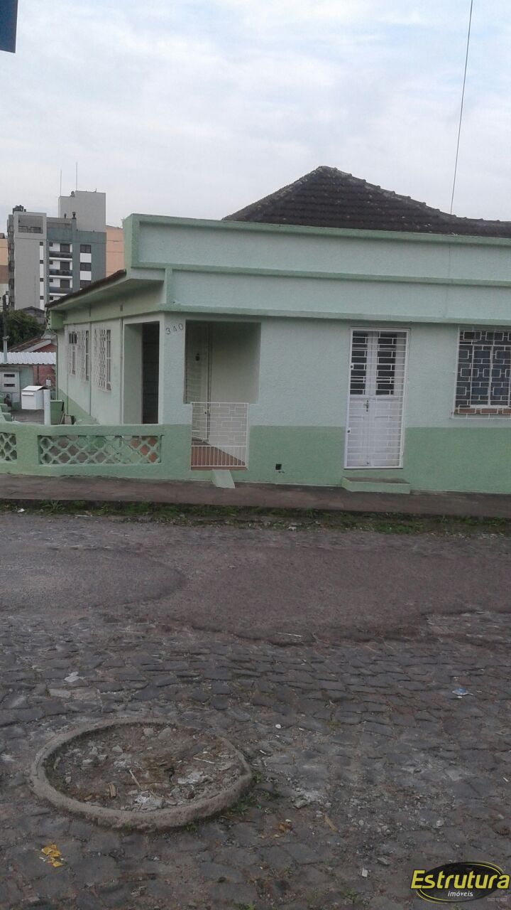 Casa com 2 Dormitórios à venda, 200 m² por R$ 900.000,00