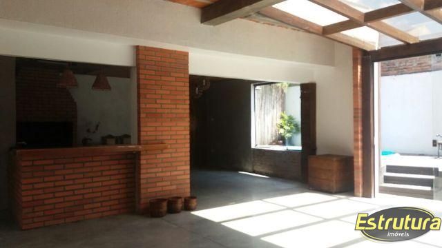 Casa com 3 Dormitórios à venda, 241 m² por R$ 1.280.000,00