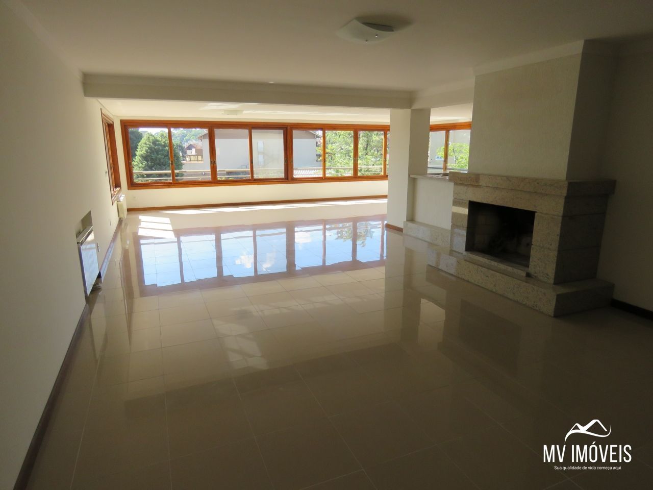 Apartamento para alugar  no Centro - Gramado, RS. Imóveis