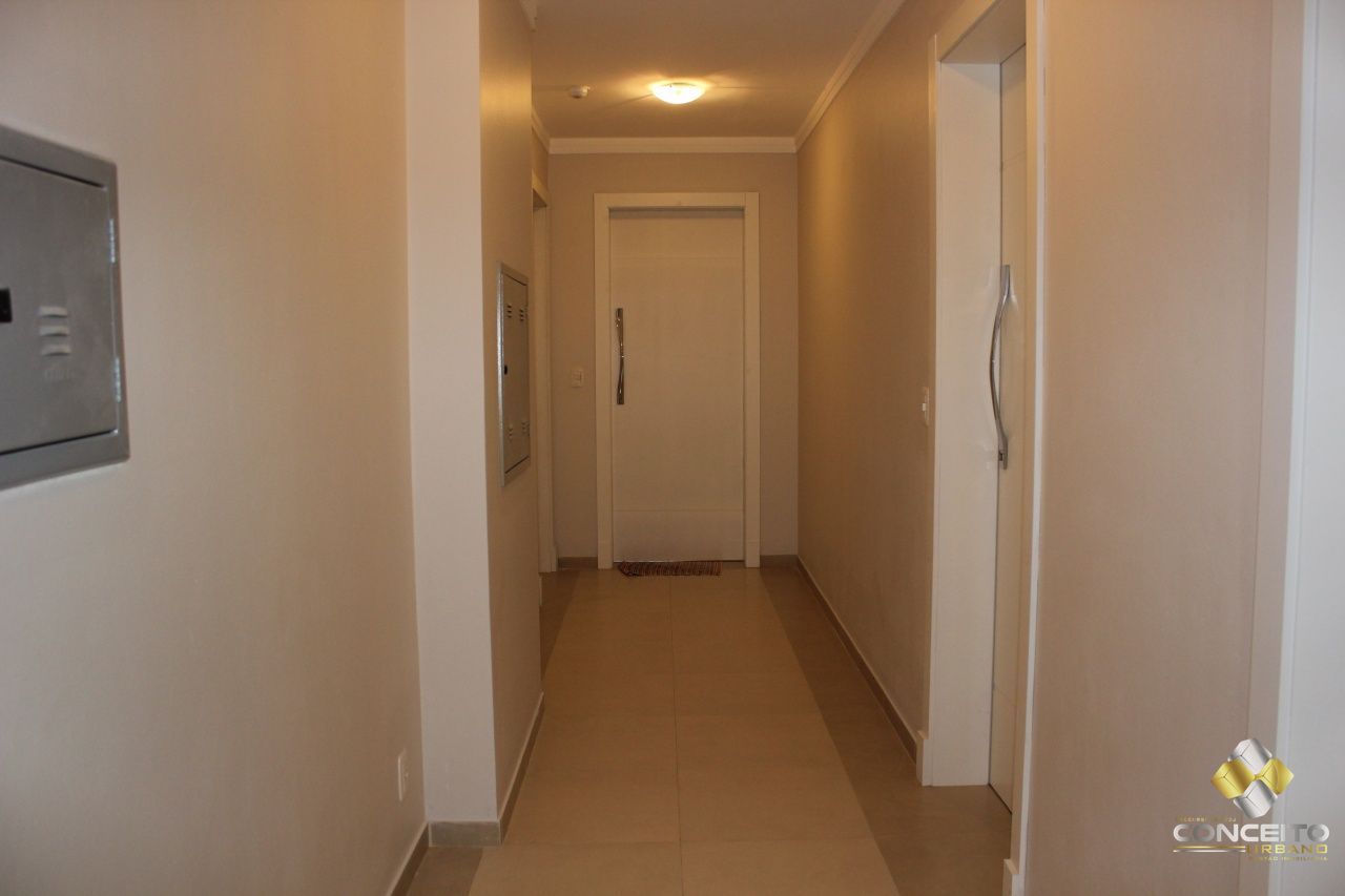 Apartamento à venda com 2 quartos, 75m² - Foto 2