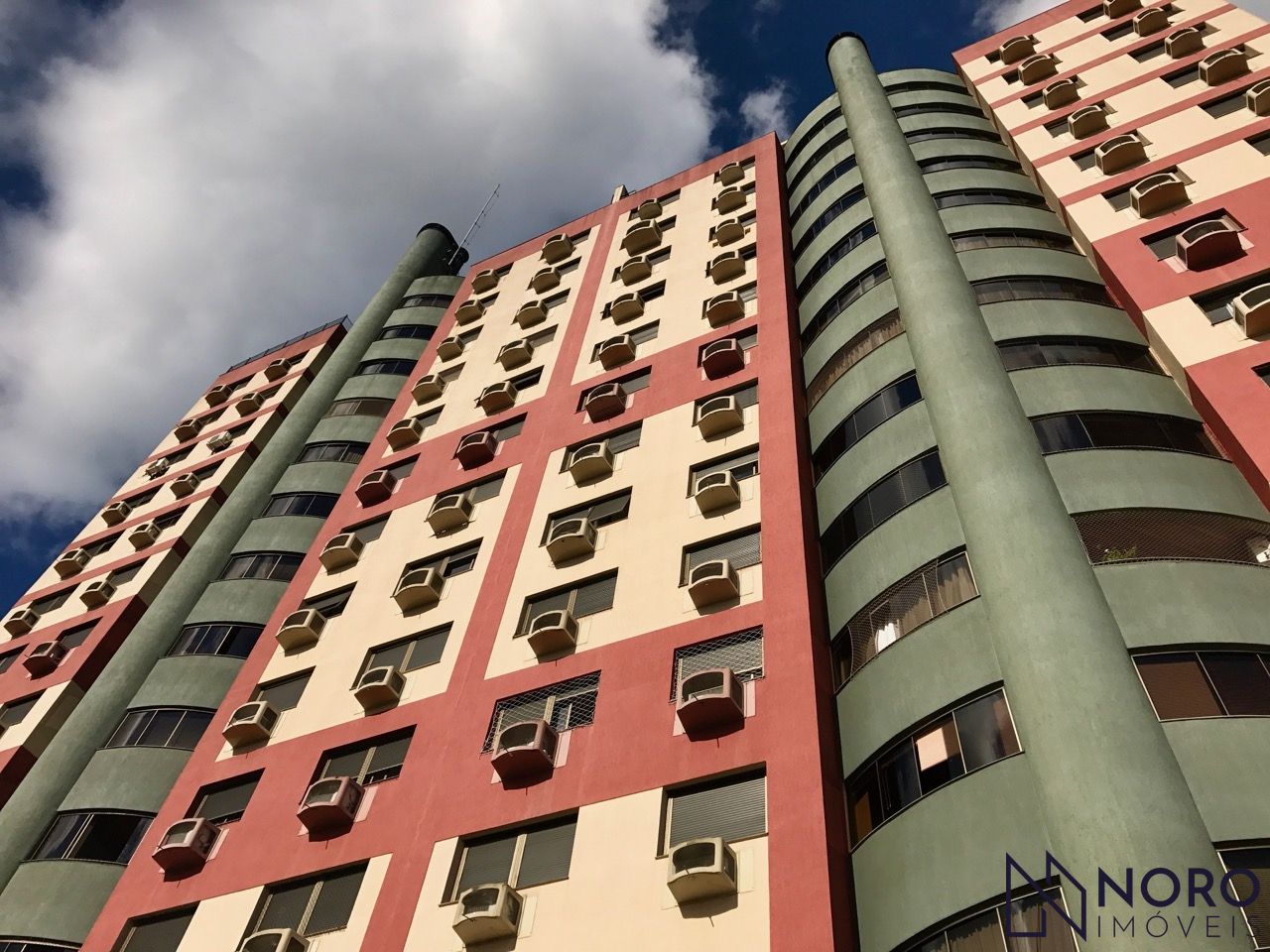 Apartamento 1 Dormitório, Andar Alto e Vista Panorâmica no Royal Plaza!