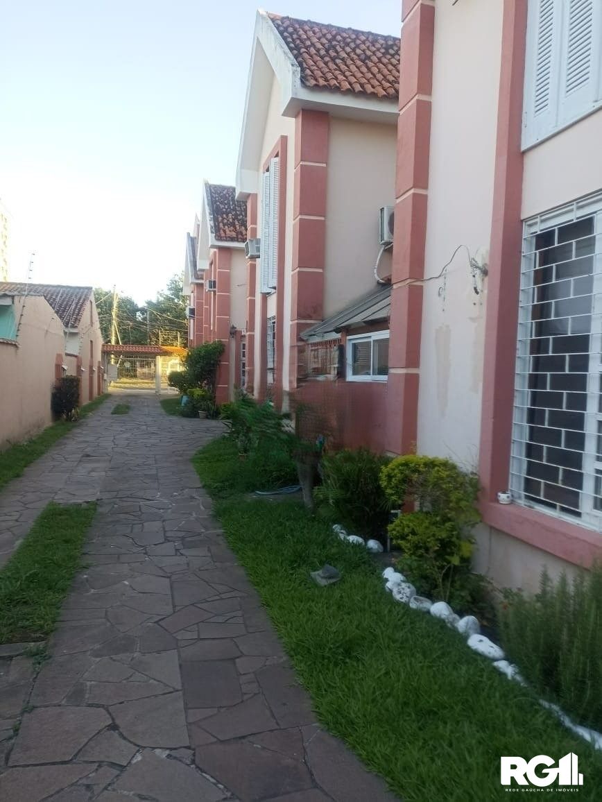 Casa de Condomínio à venda com 3 quartos, 94m² - Foto 2
