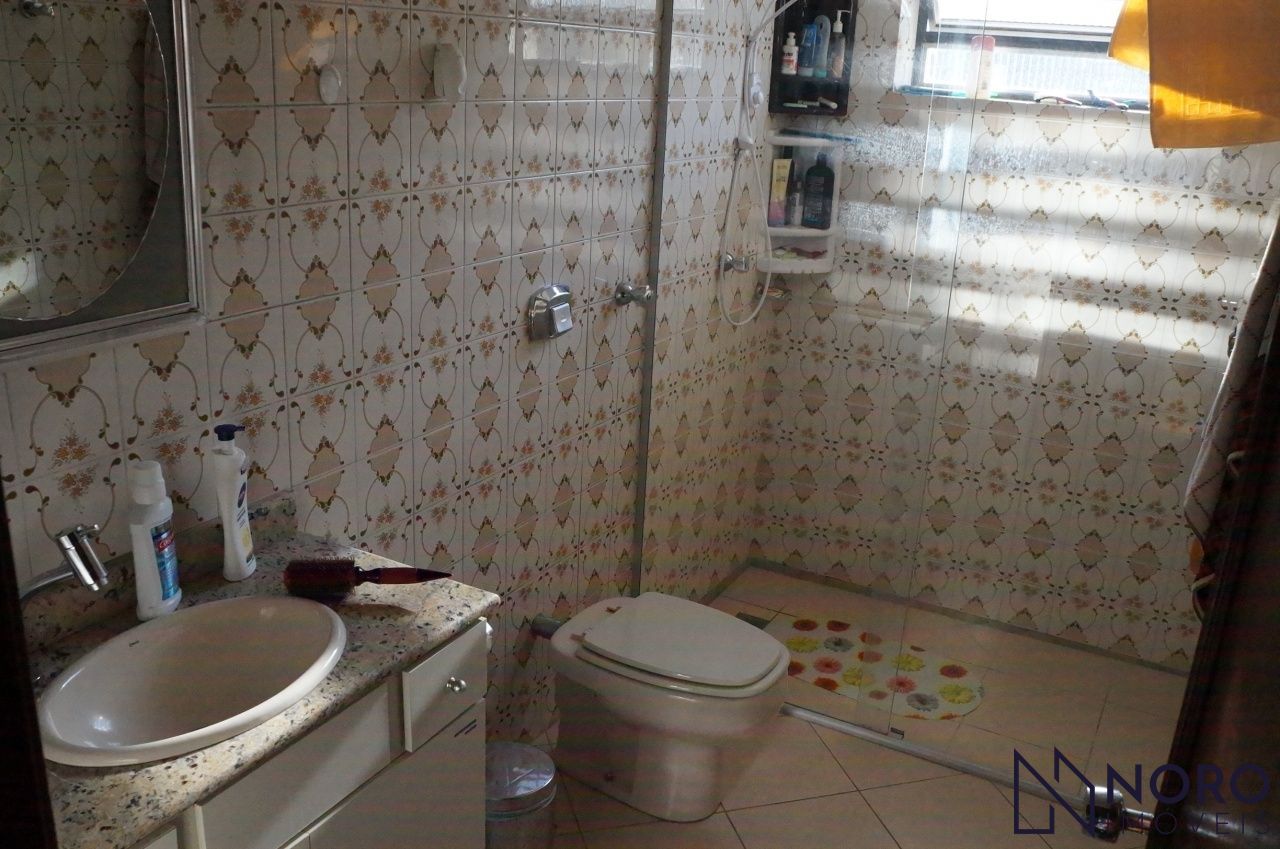 Casa ampla esquina 3 dormitórios suíte piscina gar 2 car Bairro Lourdes