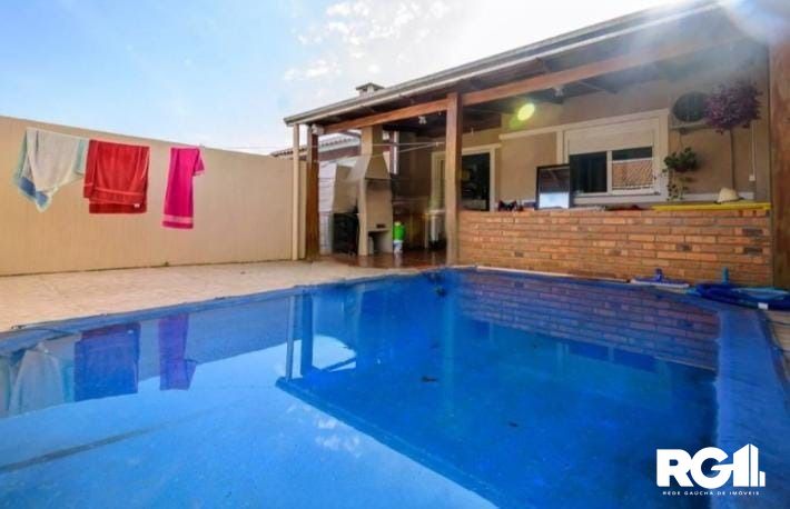 Casa à venda com 2 quartos, 51m² - Foto 1