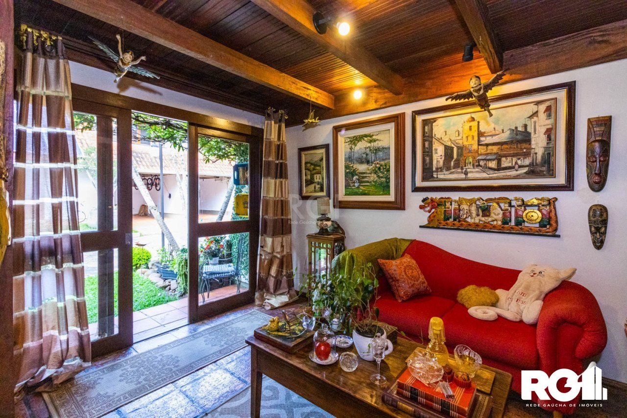 Casa de Condomínio à venda com 4 quartos, 231m² - Foto 1