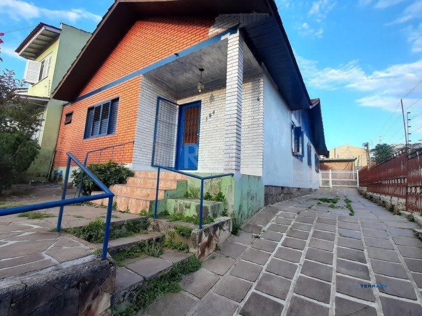 Casa para Venda - 184m², 4 dormitórios, sendo 1 suites, 5 vagas - Cavalhada