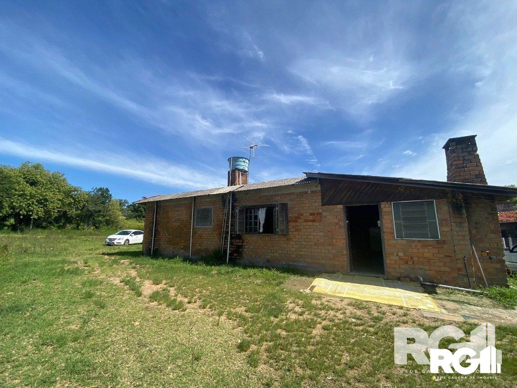 Casa à venda com 3 quartos, 60m² - Foto 4