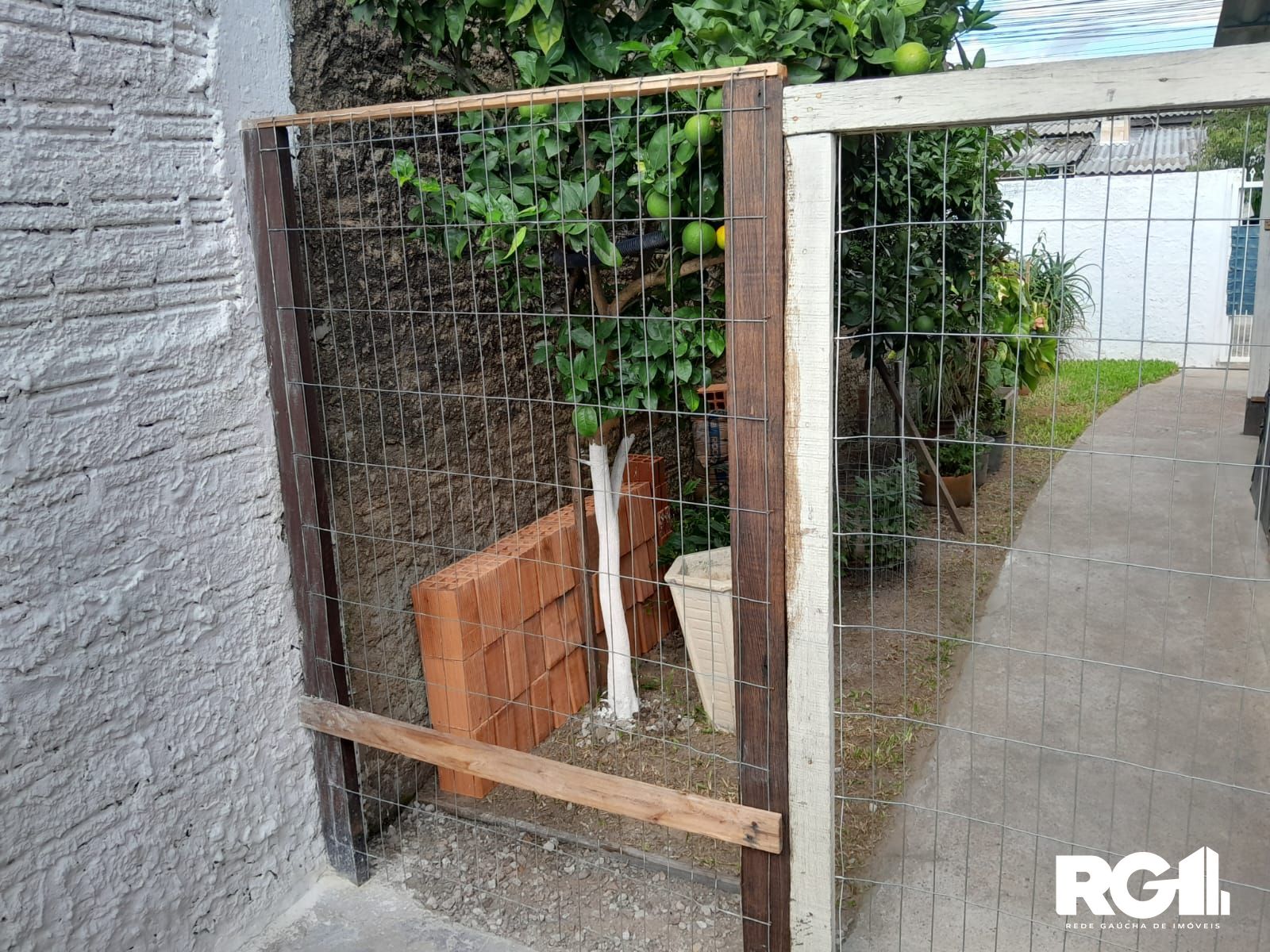 Casa à venda com 2 quartos, 54m² - Foto 3