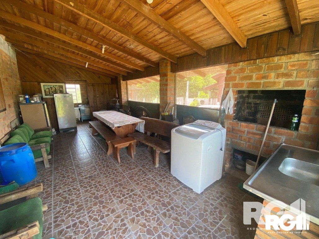 Casa à venda com 3 quartos, 60m² - Foto 11