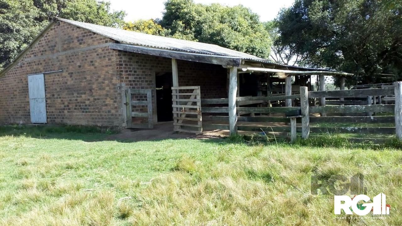 Sítio à venda com 2 quartos, 100000m² - Foto 22