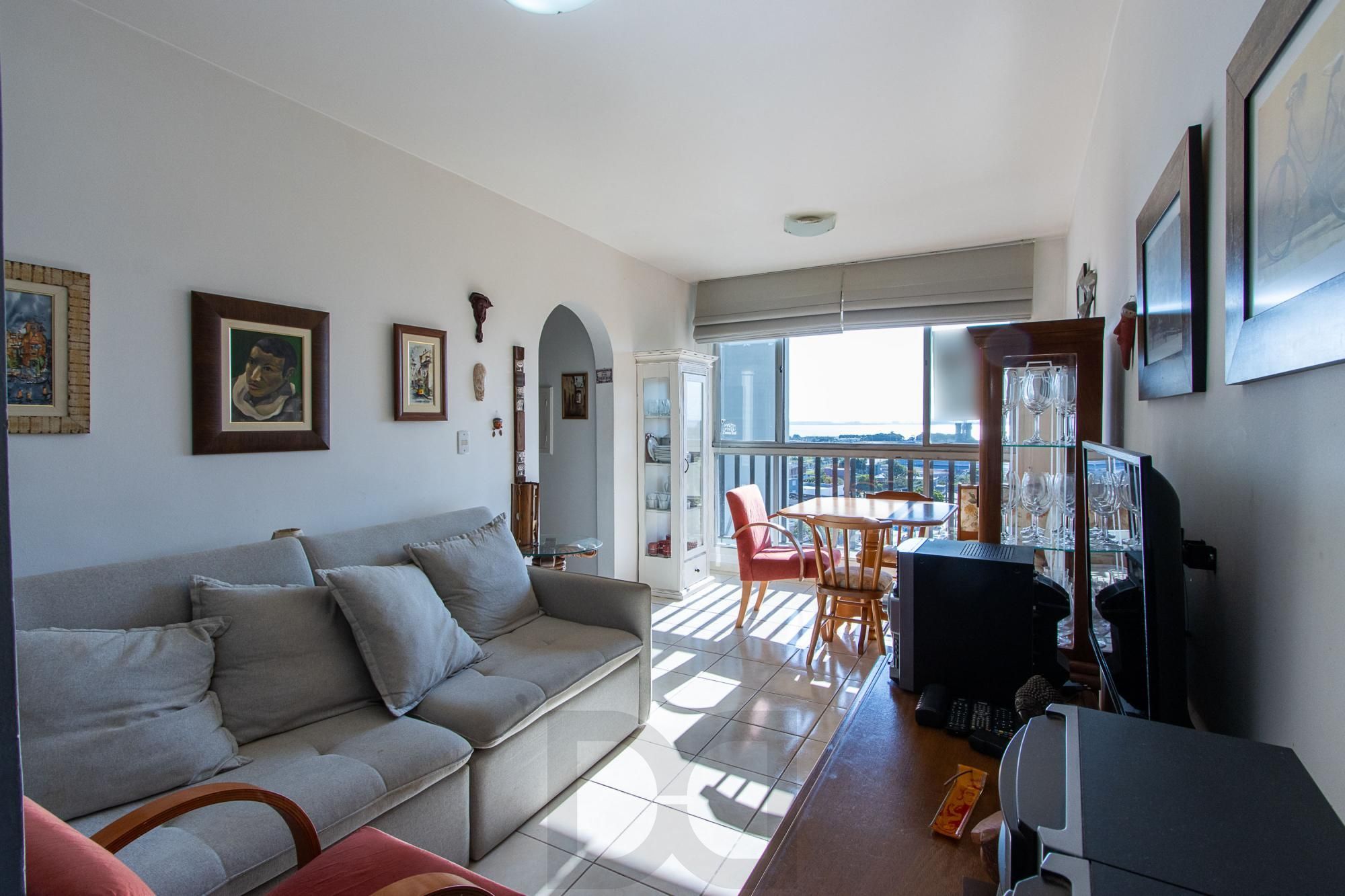 Lindo apartamento locado, mobiliado, andar alto com vista para o Rio, 2 quartos - Bairro Cristal — foto 1