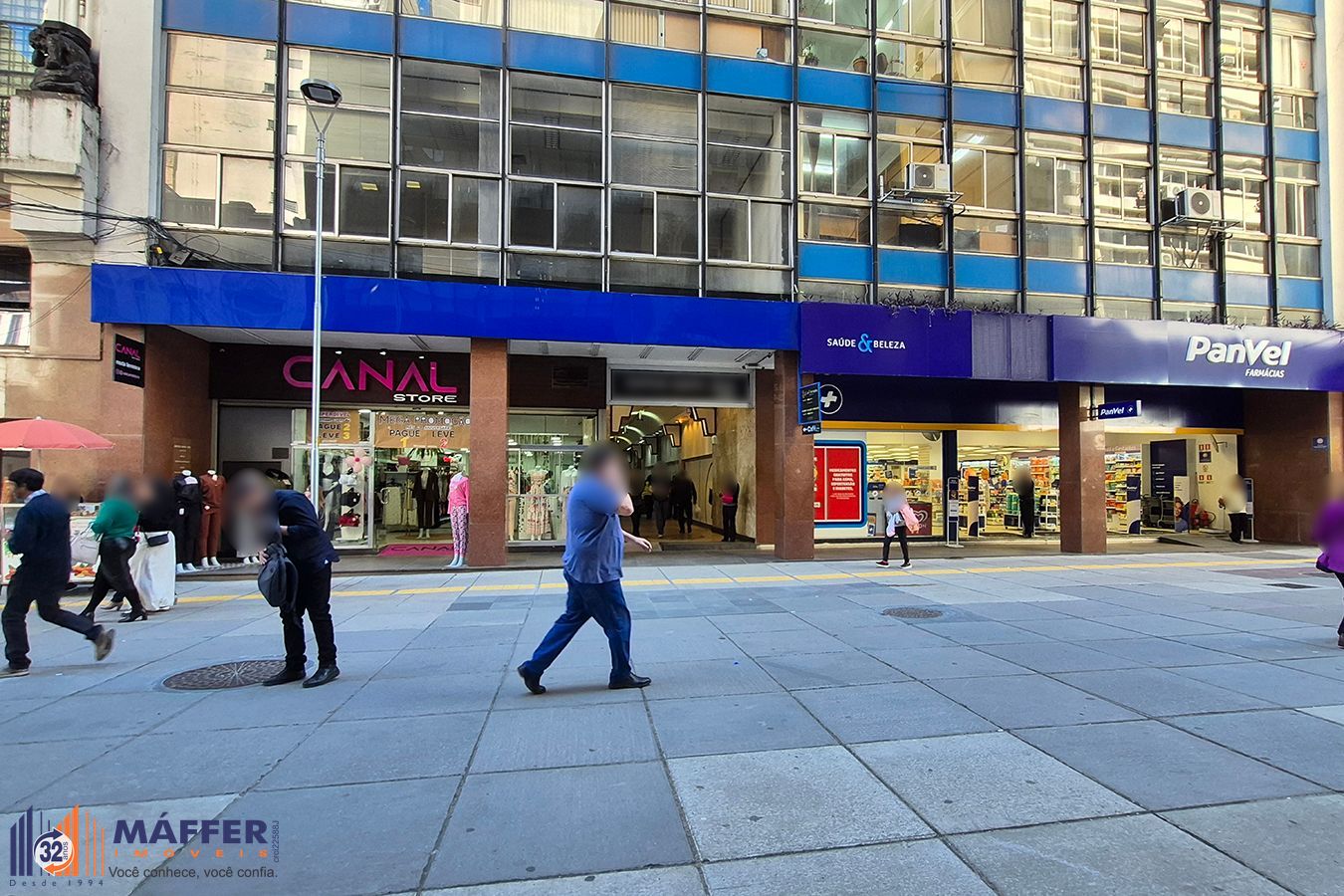 OPORTUNIDADE - Conjunto Comercial, meio andar inteiro com várias salas e salão!