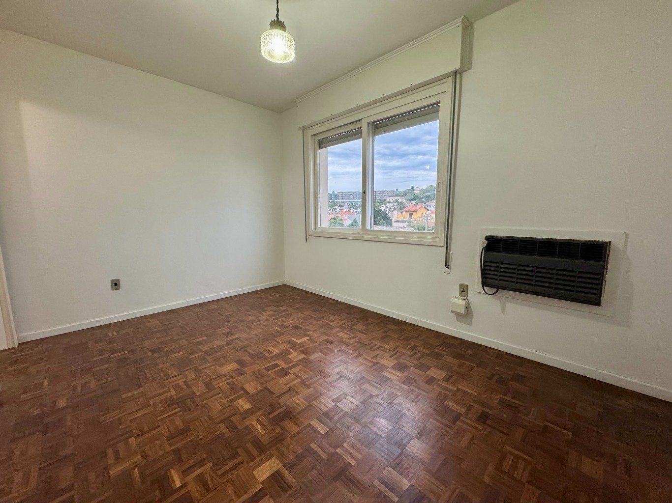 Apartamento com 2 dormitórios, dependência e 1 vaga no Bairro Menino Deus — foto 16