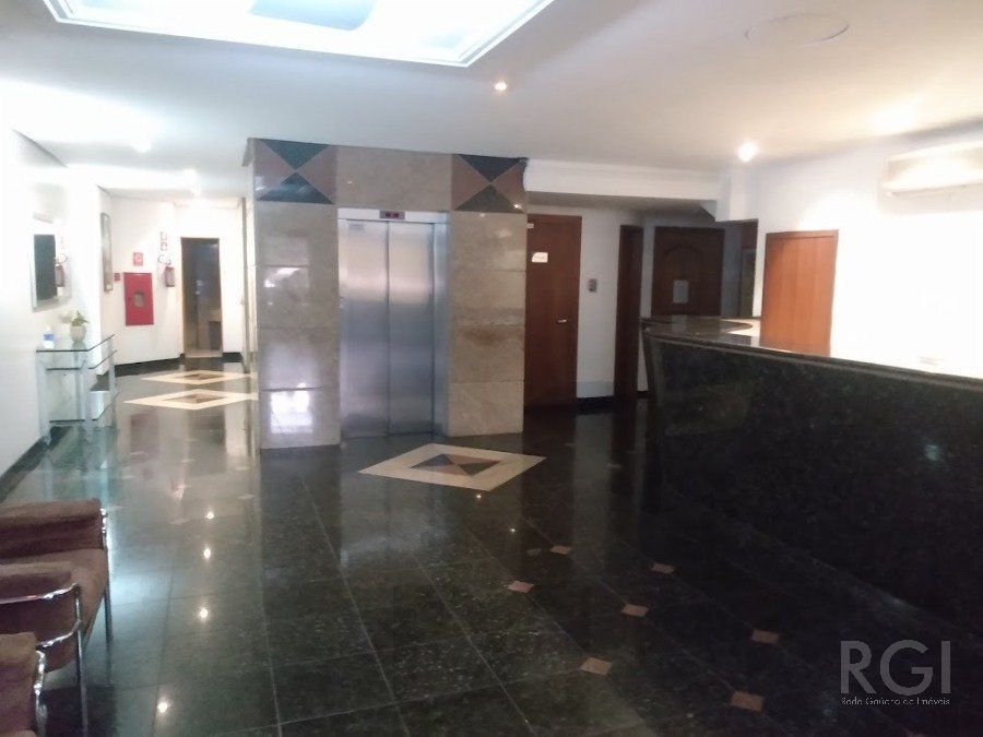 VENDO APARTAMENTO UM DORMITORIO BOM FIM ELEVADOR 1 VAGA — foto 22