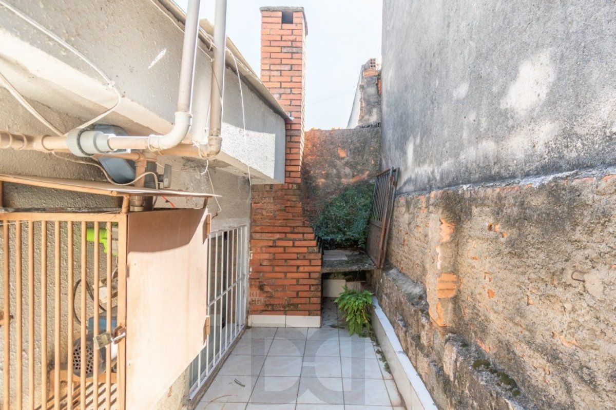 Casa com 2 quartos, 2 vaga, sacada e churrasqueira no bairro Costa e Silva — foto 31