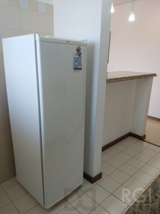 VENDO APARTAMENTO UM DORMITORIO BOM FIM ELEVADOR 1 VAGA — foto 9