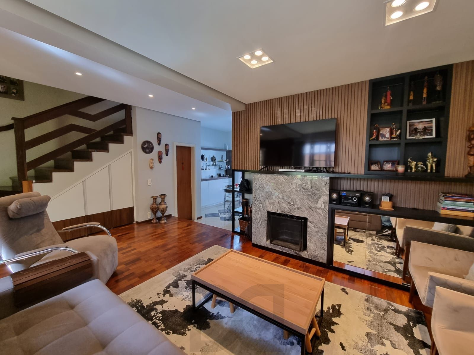 Casa de 3 Dormitórios em Condomínio Fechado Infra Completa — foto 2