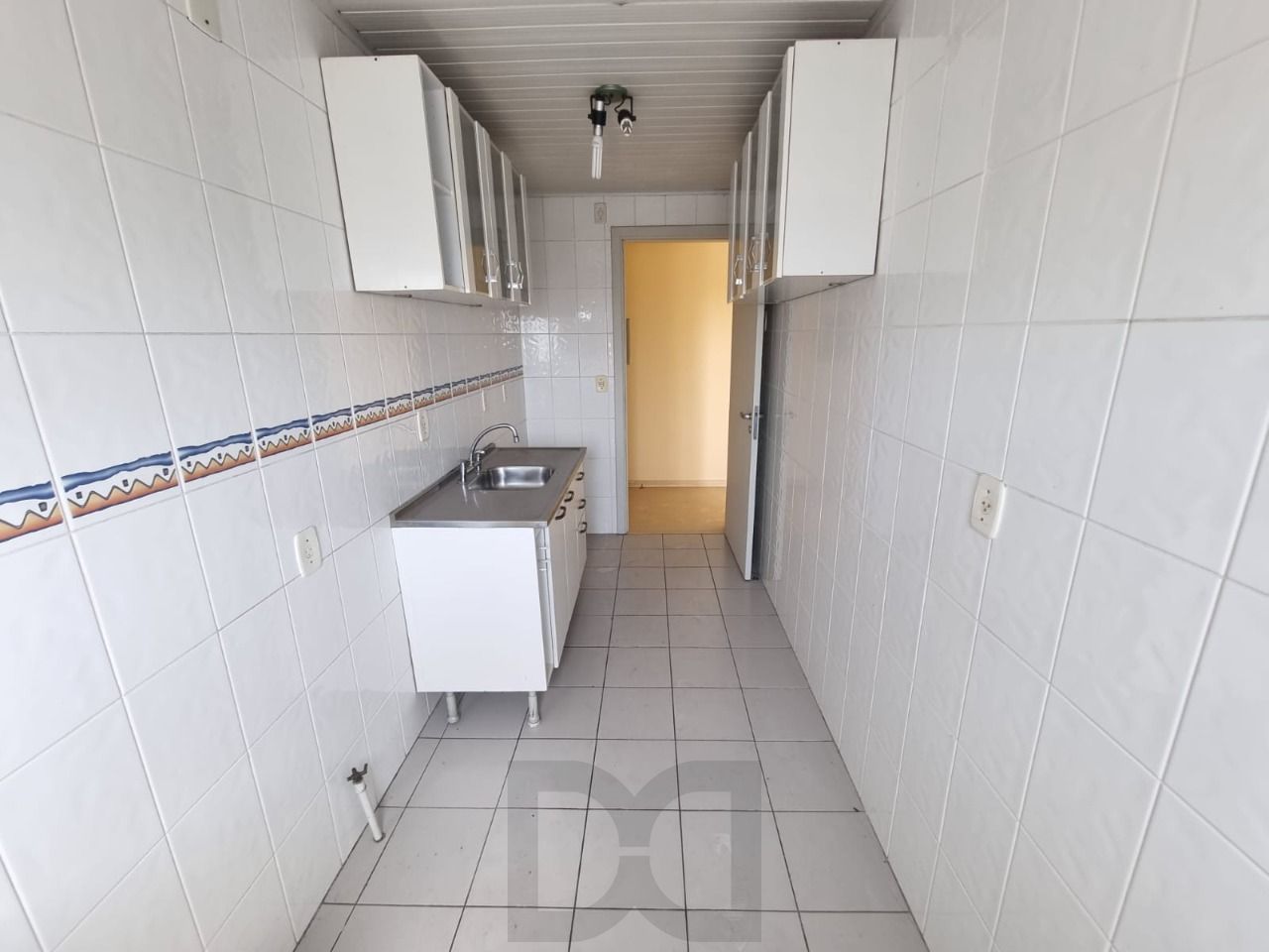 Apt 2 Dormitórios Com Sacada Bairro Cavalhada — foto 5