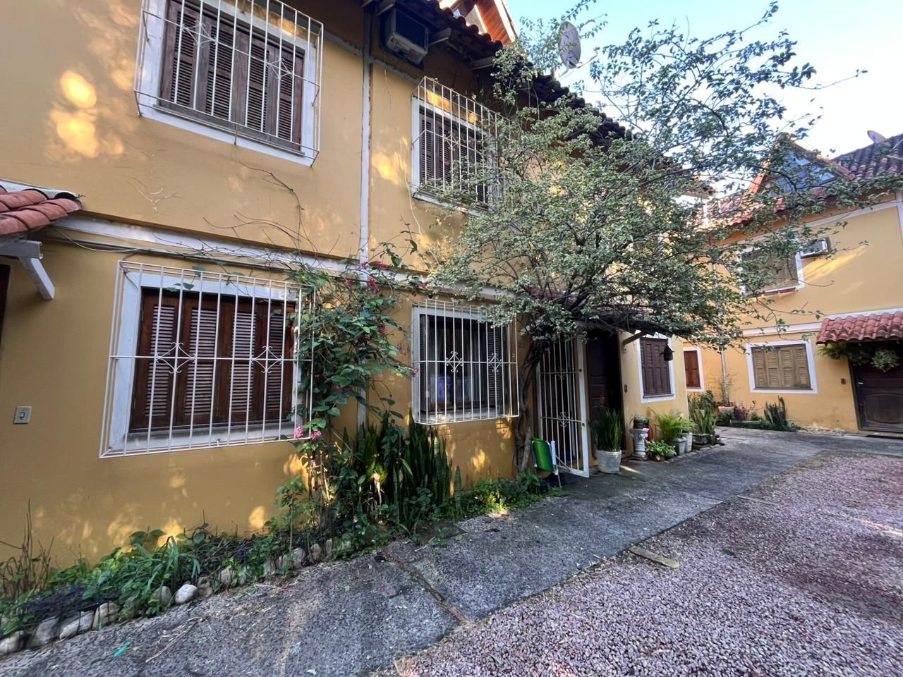 Casa de quartos a venda em condominio em Ipanema — foto 1
