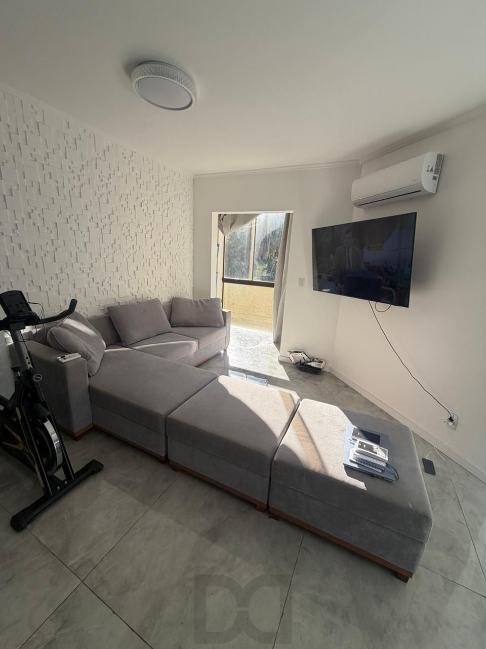Apartamento de 1 dormitório, todo reformado e mobiliado, com vaga de garagem escriturada, localizado no bairro Santa Teresa. — foto 7