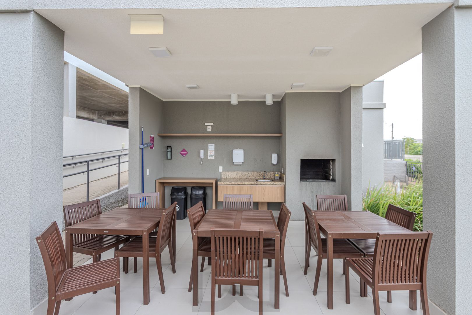 Apartamento no Sarandi de 2 dormitórios vaga e infra DESOCUPADO — foto 28