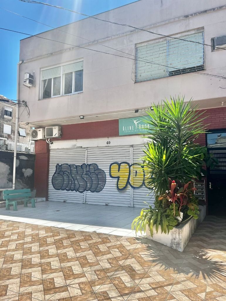 Apto de 02 dorm na João Wallig, 58 m2, 01 lance de escada, de frente — foto 2