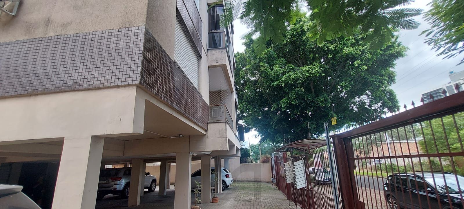 APARTAMENTO 2 DORMITÓRIOS, VAGA E SACADA — foto 18